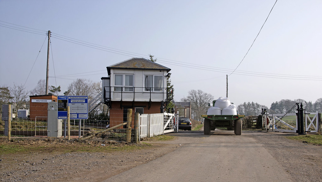 Holywood Signal Box and level crossing, Dumfries & Gallowa… Flickr