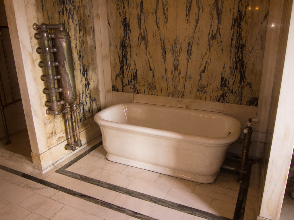Antique bathroom Casa Loma, Toronto, Ontario, Canada Thomas Quine