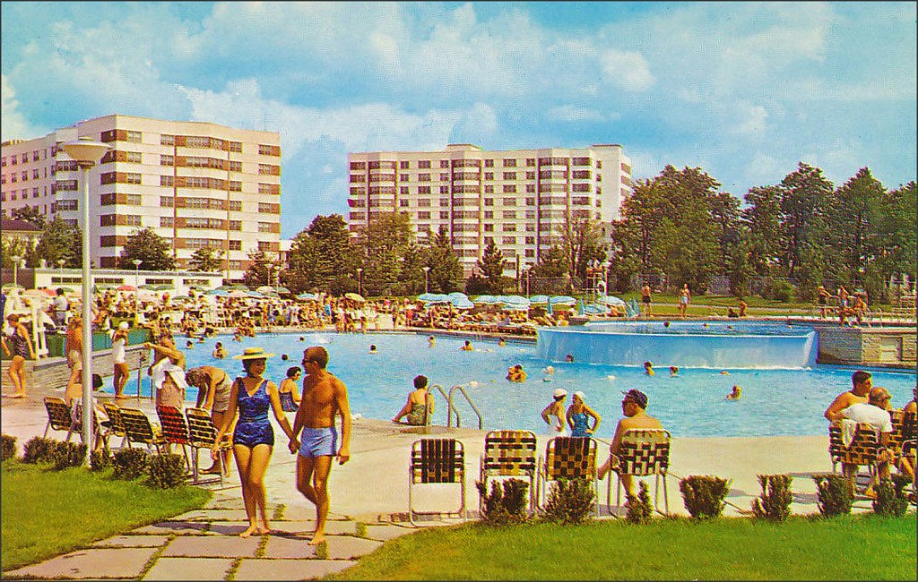 Kiamesha Lake Concord Pool, New York 1950sUnlimited Flickr