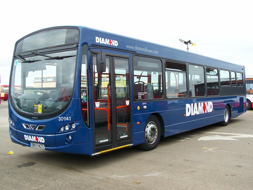 130922134609 (Diamond Bus Company 30941BK13NZS) 22nd Sep… Flickr