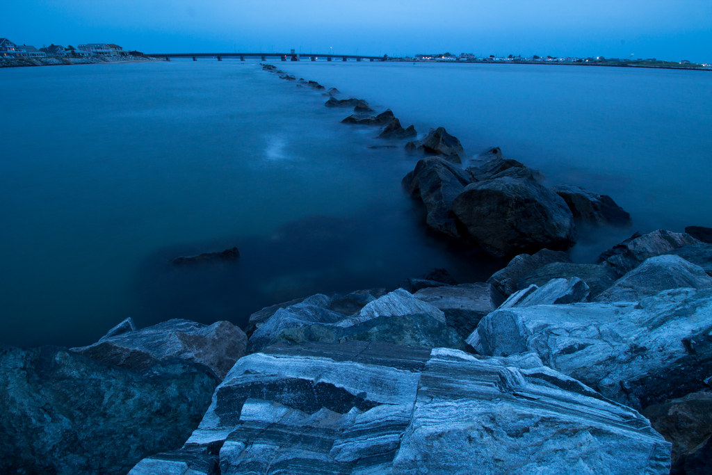 SeabrookHampton Wideangle shot of the bridge stretching … Flickr