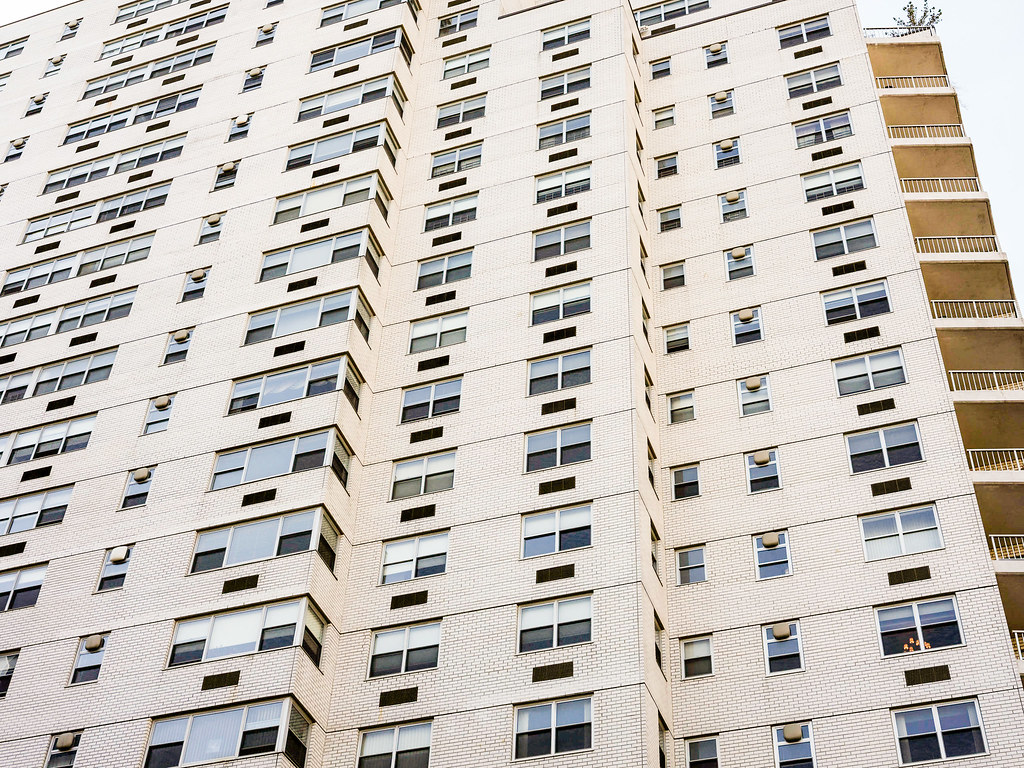 Apartment Block An apartment block in New York City. Shot … Flickr