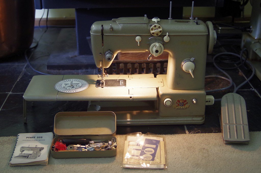 Pfaff 332 Automatic Sewing Machine c1955 Pentax K01 + SMC… Flickr