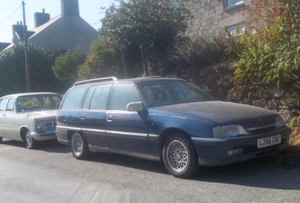 Vauxhall Carlton Estate Obviously belonging to a Vauxhall … Flickr