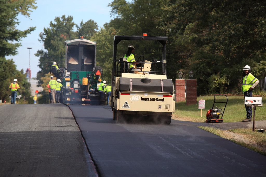 IMG_7894 Asphalt application in the Waverly Village subdiv… Flickr