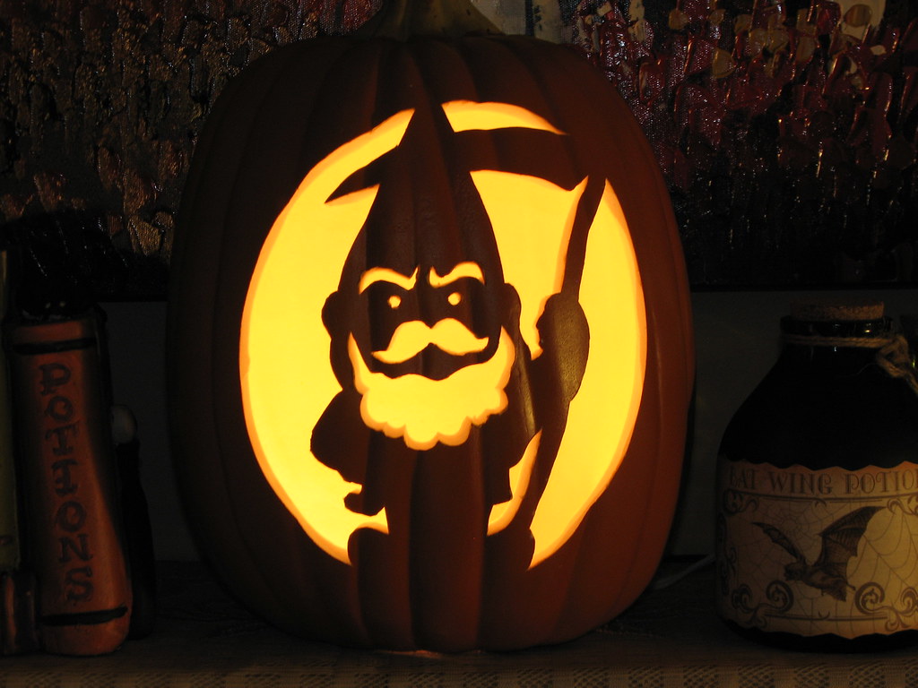 Halloween Gnome pumpkin carving Halloween Gnome pumpkin ca… Flickr