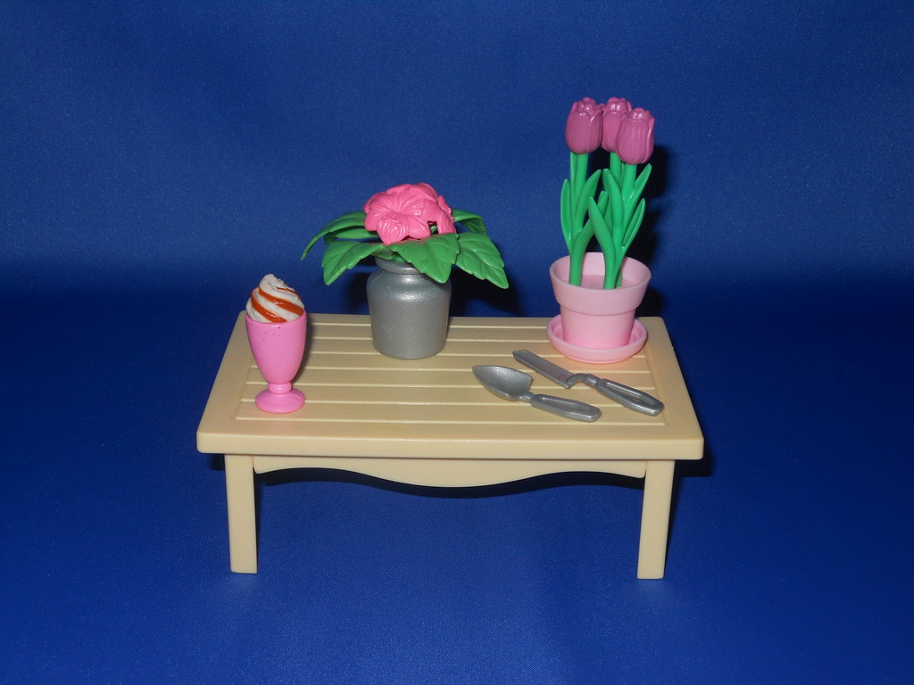 1996 Barbie Folding Pretty House Flower Garden Playset Flickr