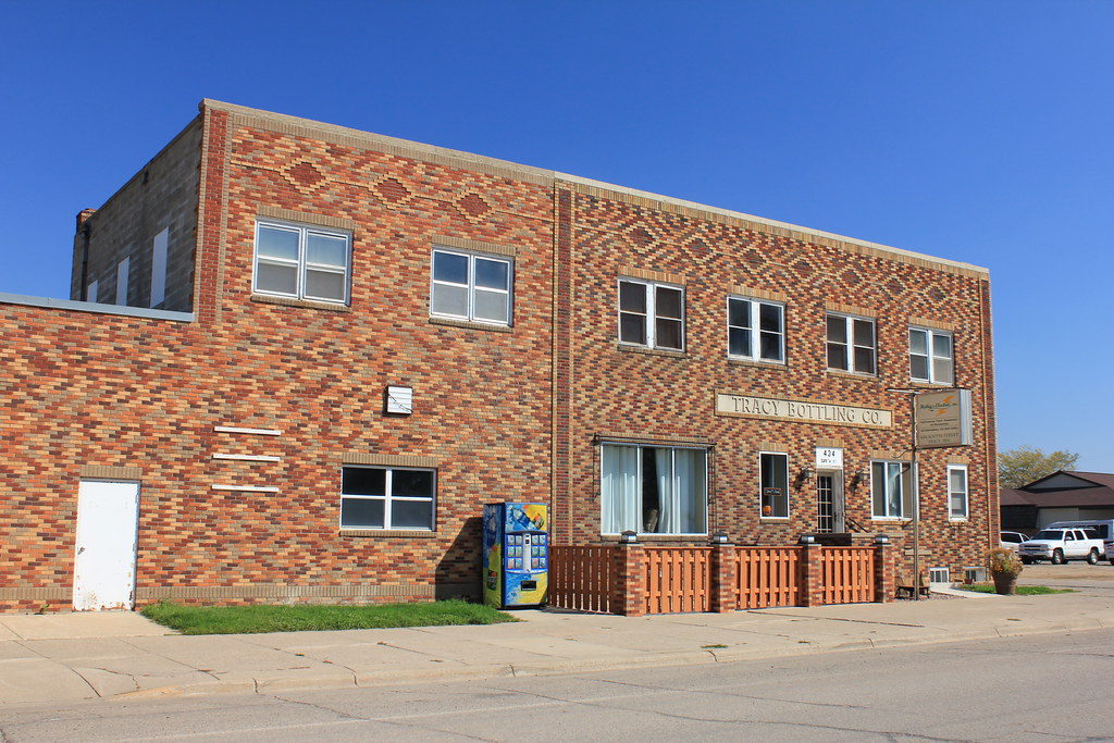 Tracy Bottling Co. Building Tracy, MN Formerly a 7Up an… Flickr