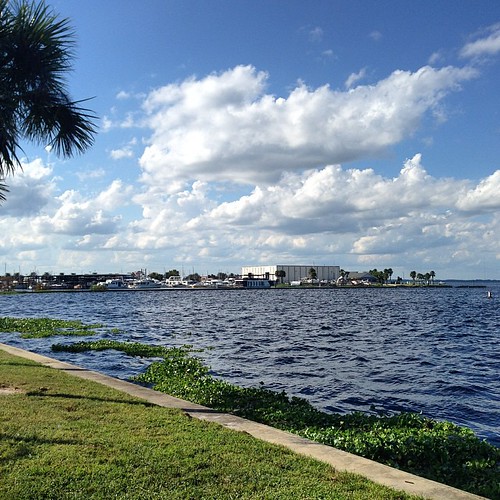 Monroe Harbour marina. chancemethod Flickr