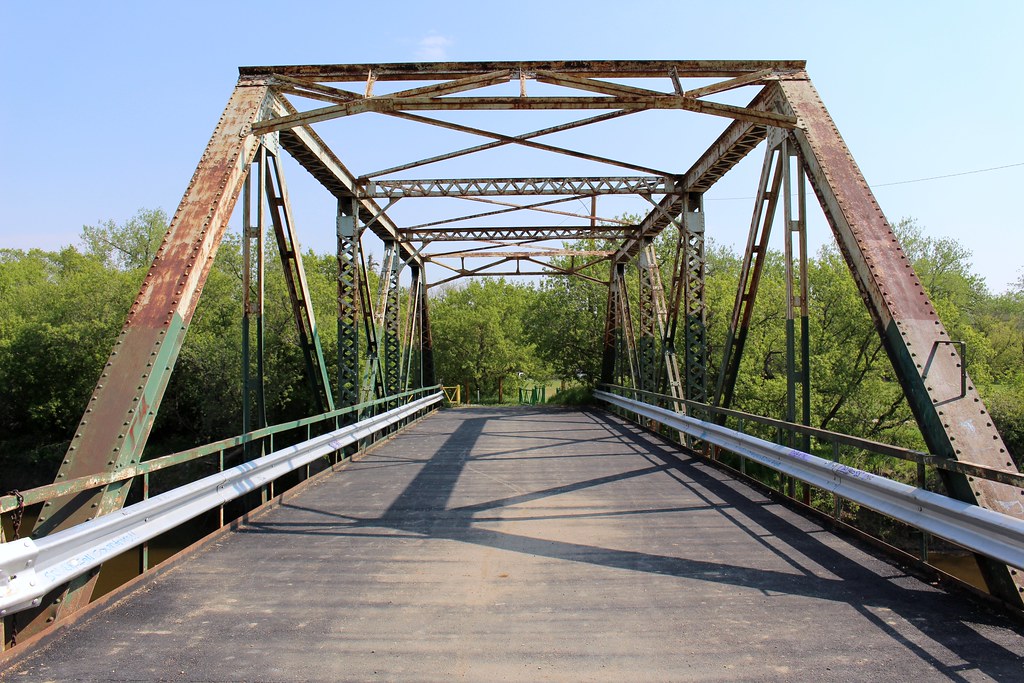 Cree Pedestrian Bridge (Moose Jaw, Saskatchewan) a photo on Flickriver