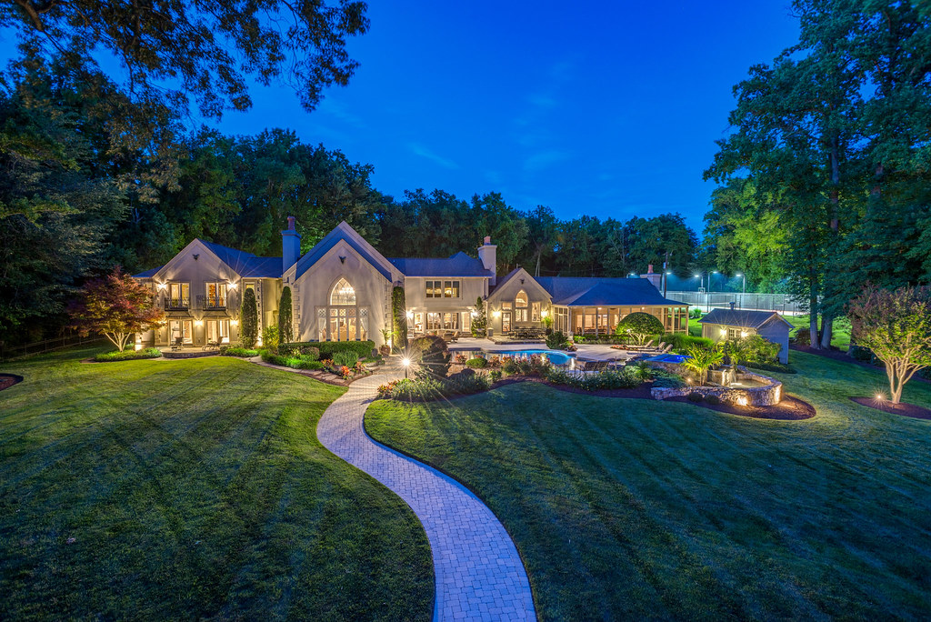 235_1524_Cedar_Lane_Farm_Road_95438_131861 Bryan Vaughan Flickr