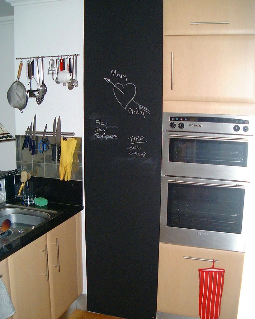Kitchen blackboard Whiteboards are so turn of the century … Flickr