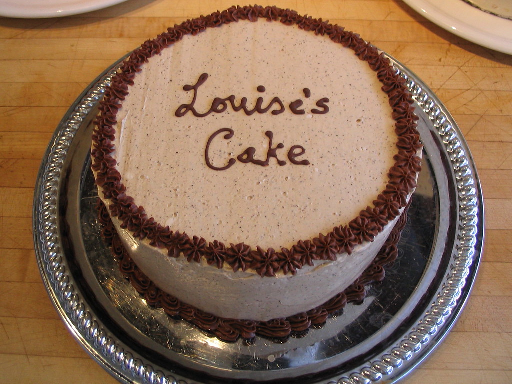 Louise's Cake Tante Marie's Cake decorating louise_using