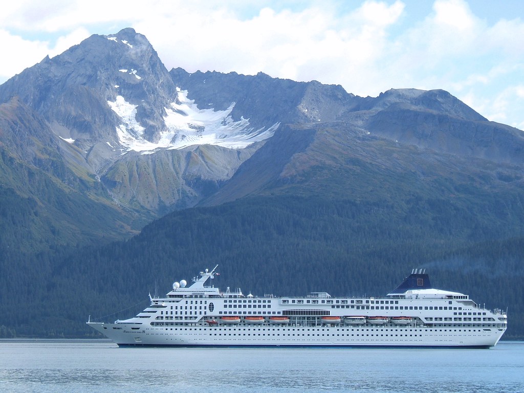 Seward cruise ship A cruise ship (not ours) was pulling