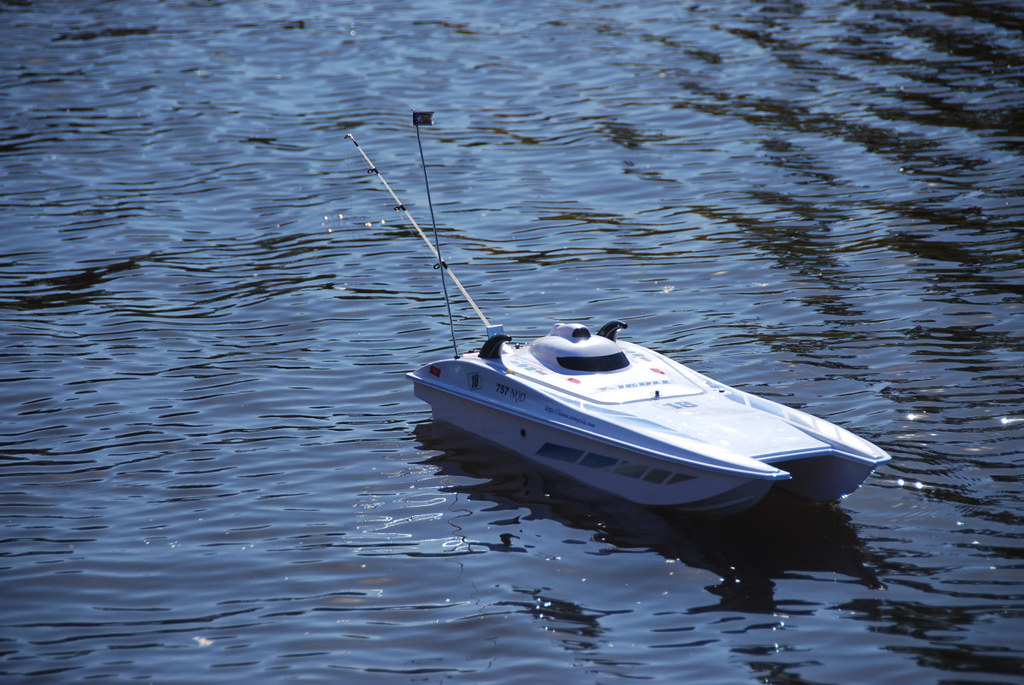 Fishing RC Boat RC boat modded up to catch some fish dropbear_v2