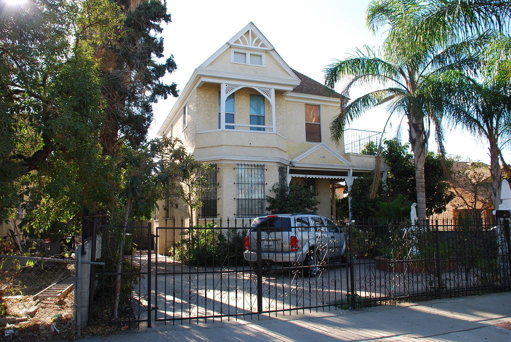 Judd Street House This Queen Anne house on Judd Street in … Flickr