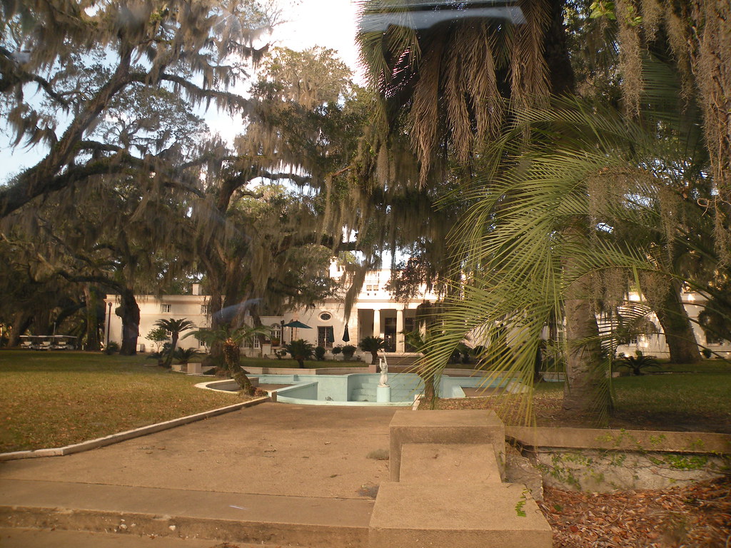 R. J. Reynolds mansion on Sapelo Island www.journeyintoamerica