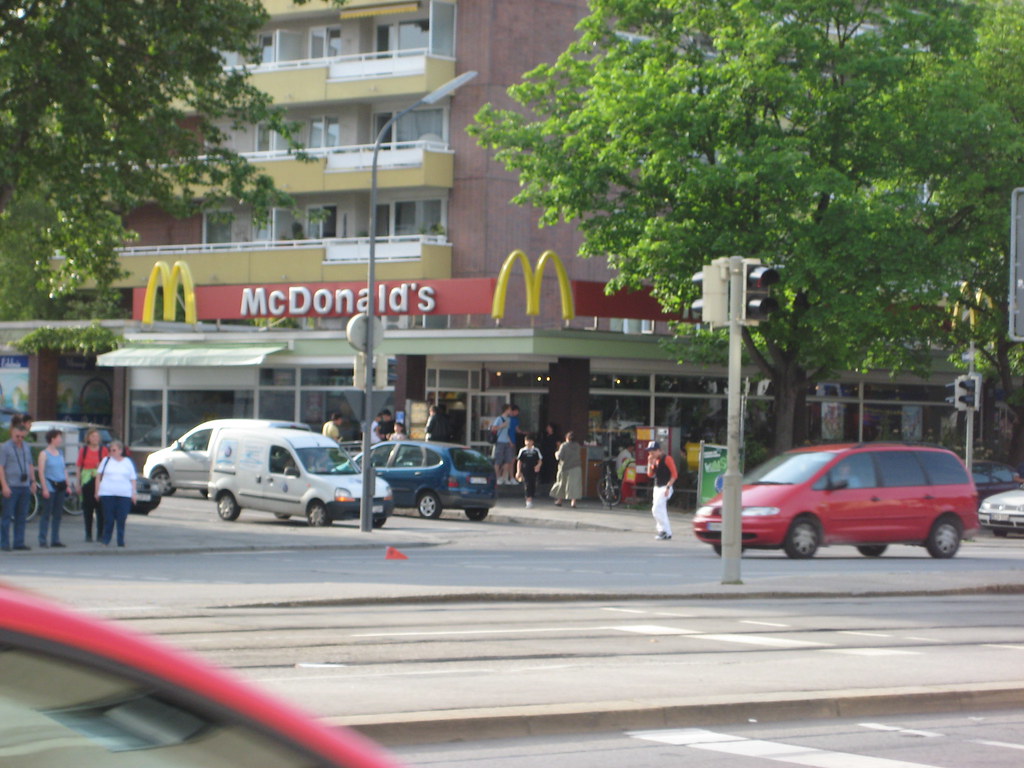 The first McDonalds in Germany Open since 4. Dezember 19… Flickr