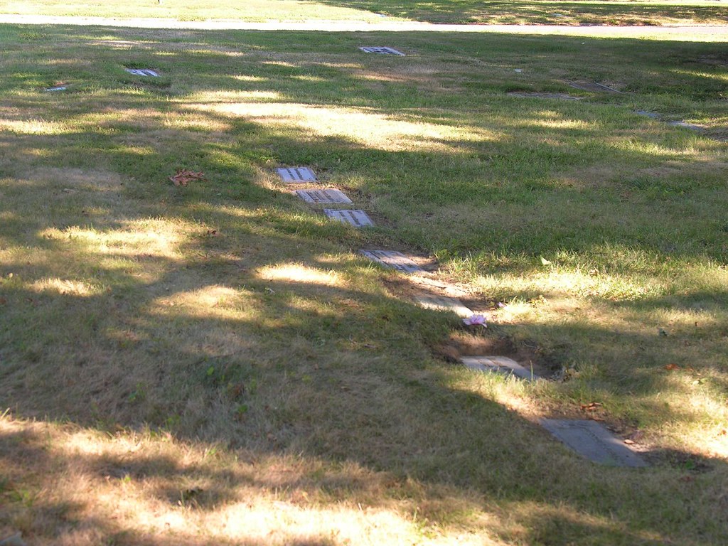 DSCN8018 Cedar Hill Cemetery, Suitland, Maryland. August 3… Flickr