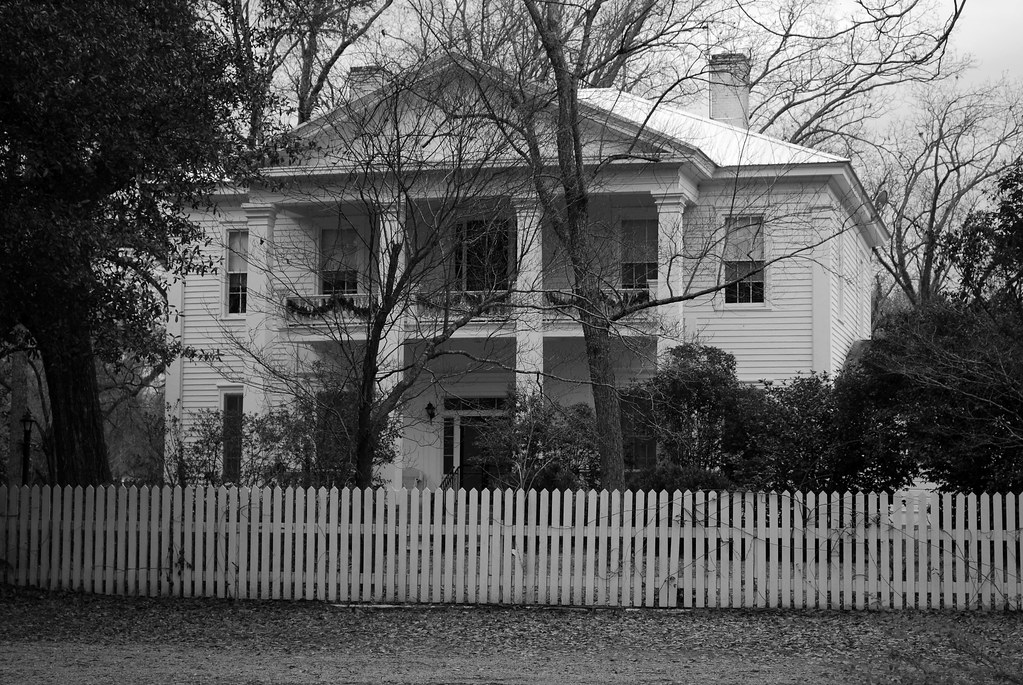 Antebellum This was taken in Plantersville Alabama. 1860's… Flickr