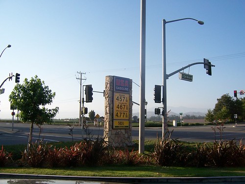Price of Gas $4.57 | It hasn't gone up for a few days, it se… | Flickr