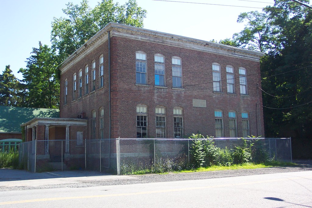 Balmville School The Balmville School near Newburgh, NY". … Flickr