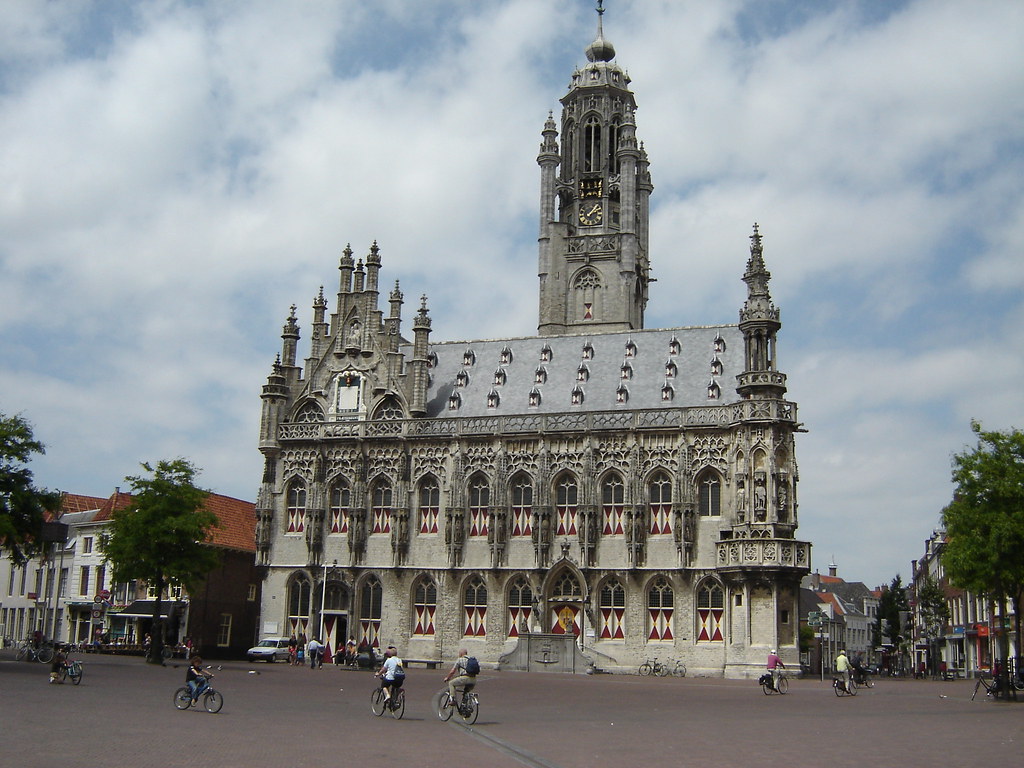 City Hall in Middleburg m_andrus Flickr