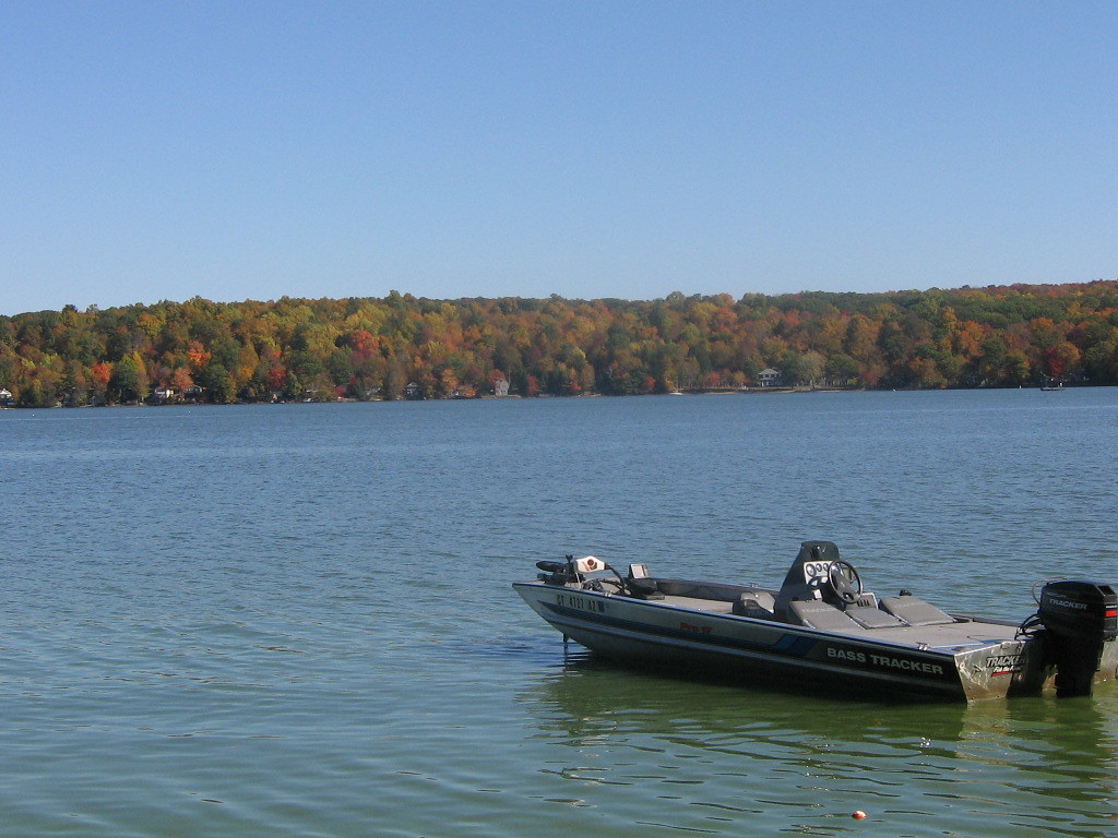 BantamFall 011 Bantam Lake in Morris, CT. This is my dad's… Flickr