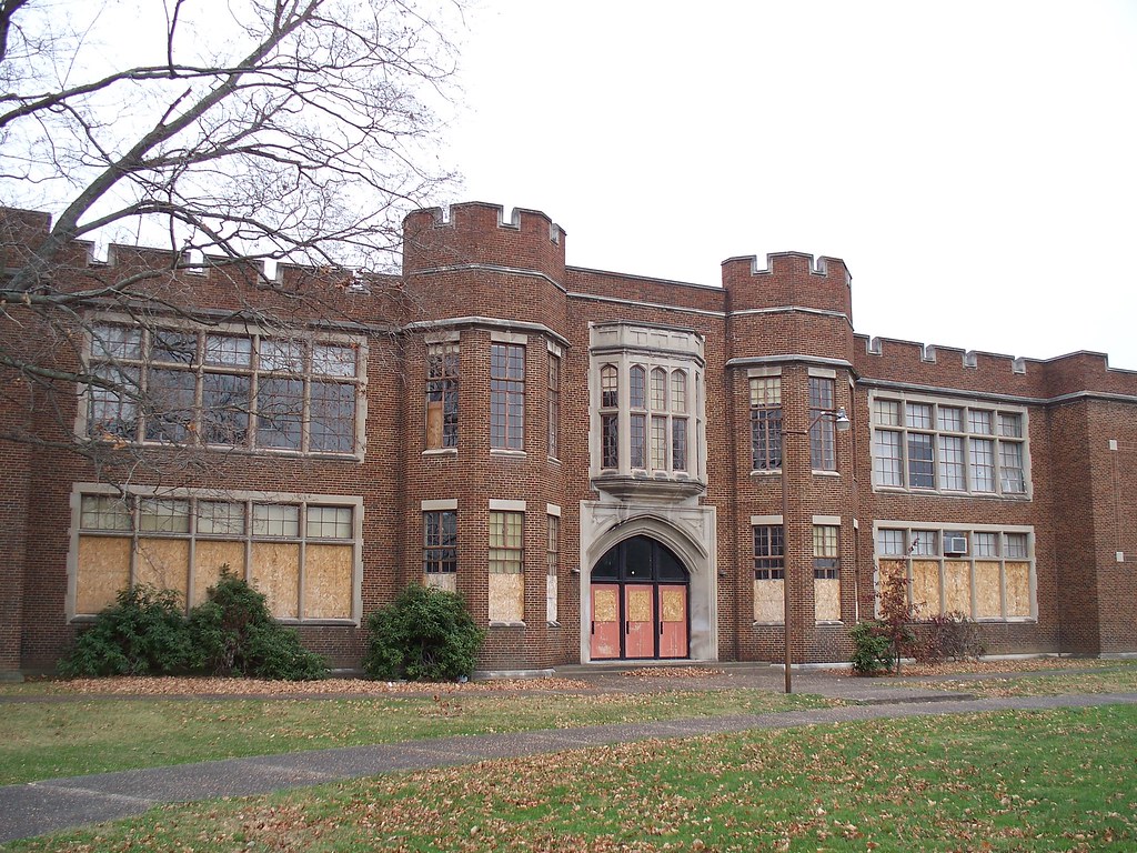 OH Middleport Meigs Jr High School The boarded up Meigs … Flickr
