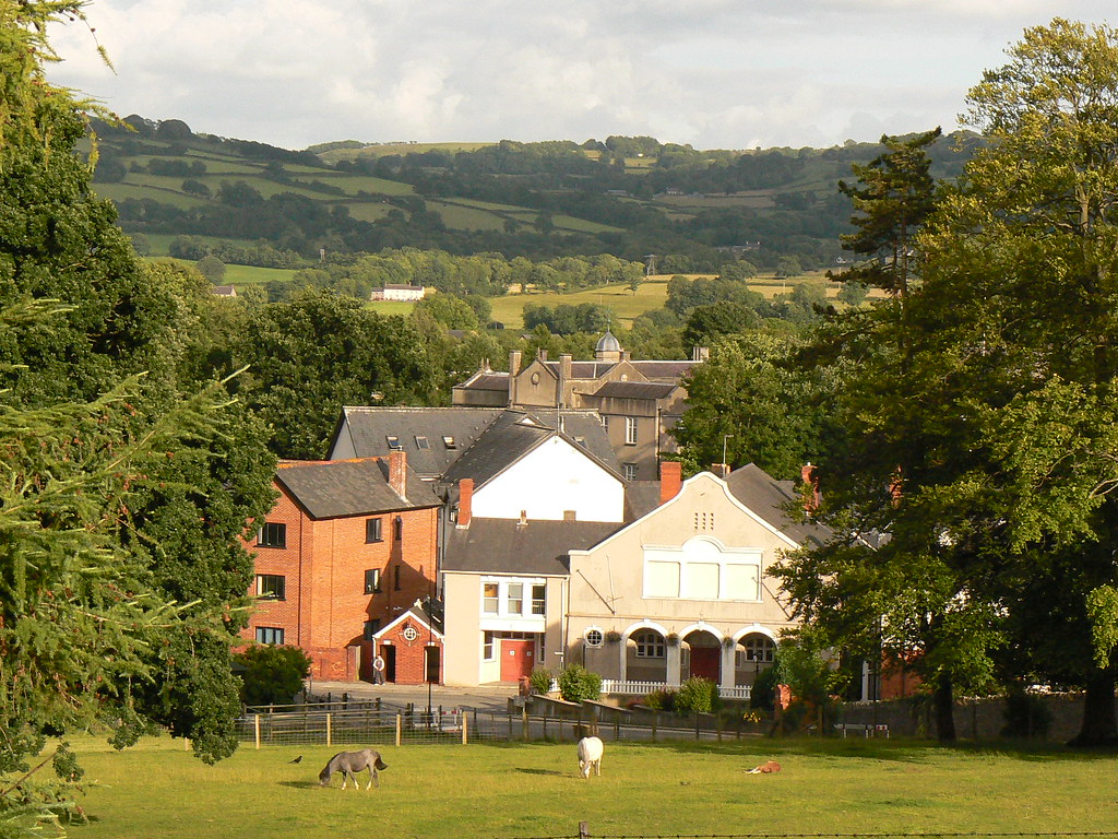 P1040878 General overview of Lampeter from Bryn yr Eglwys Rob