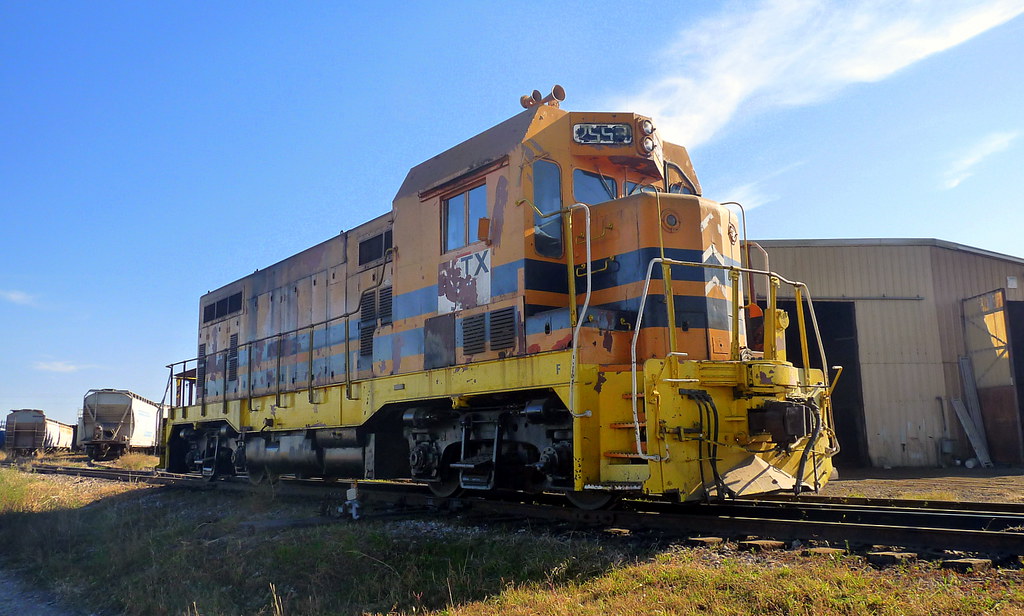 Eagle Rail Car Service Power ROSCOE, TEXAS. This is an ex… Flickr