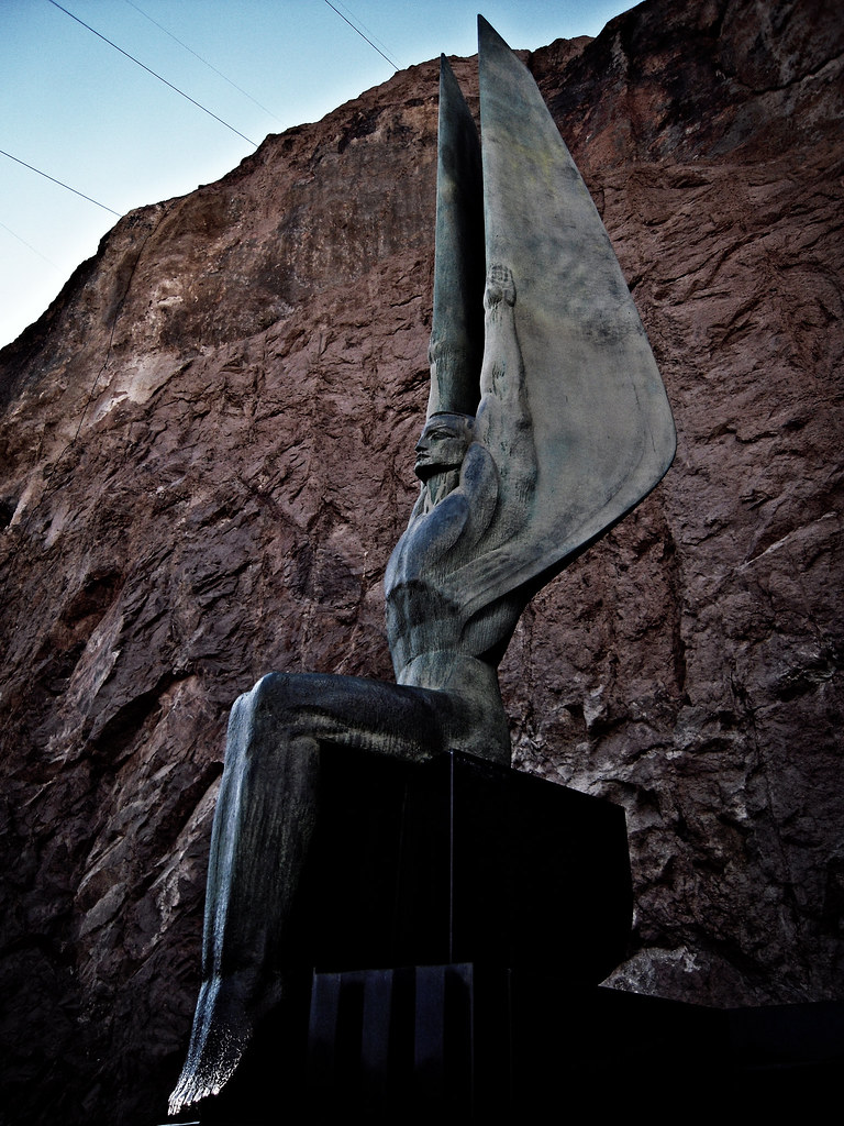 Hoover Dam Winged Statue There's two of these statues at H… Flickr
