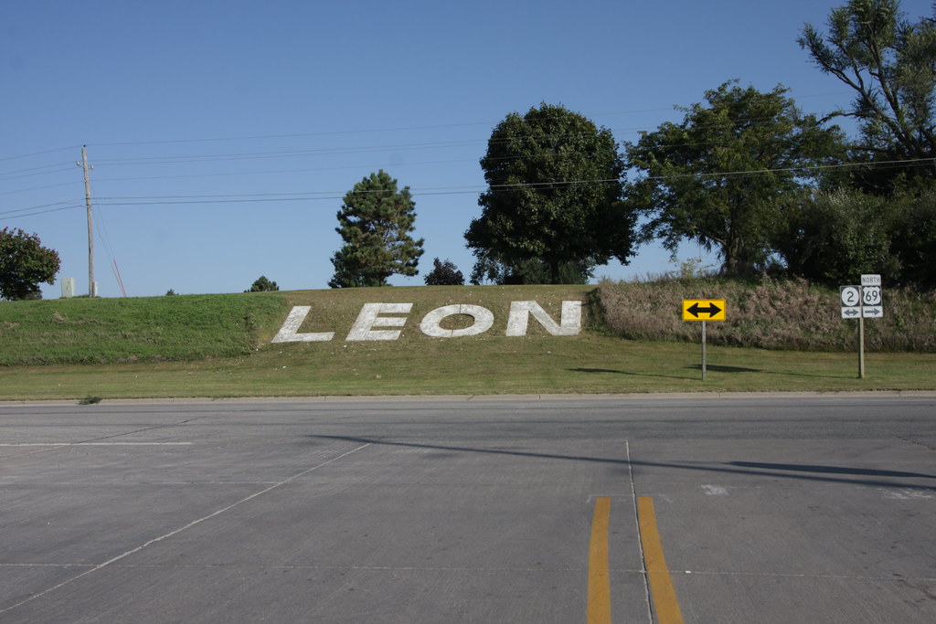 Leon, Iowa sign Colin Flickr