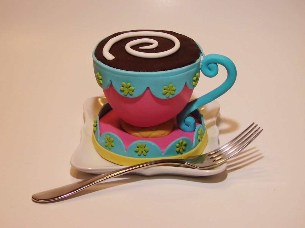 coffee cup cakelet Funky teacup cakelet design to add to o… Flickr
