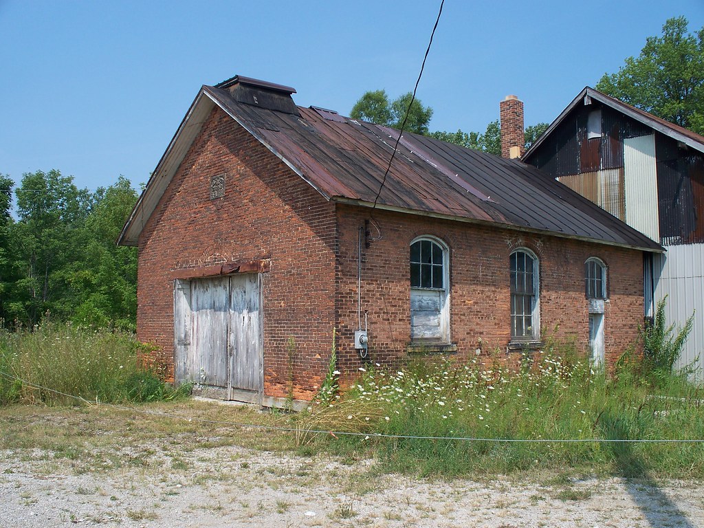 OH Crestline Building Not sure what this building in Cre… Flickr