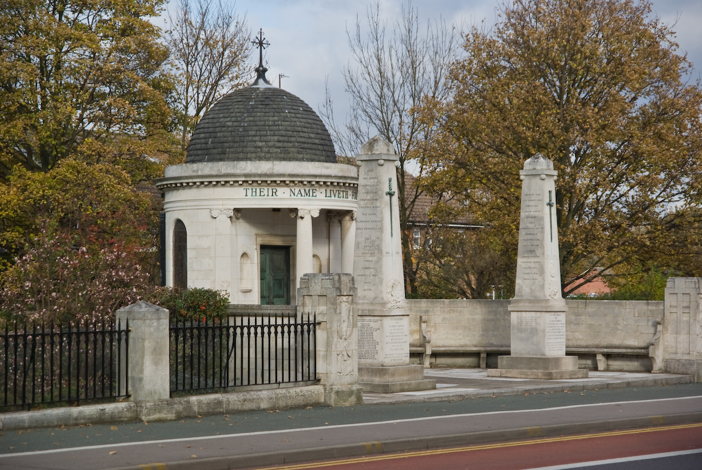 Kempston Bedford Road _G100933 Memorial entrance to a Rem… Flickr