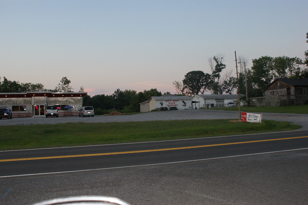 Hick's Restaurant & Taxidermy Hick's Place in Lone Oak, KY… Flickr