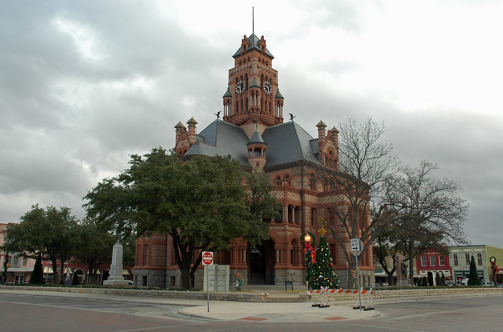 Ellis County Courthouse The Ellis County Courthouse has an… Flickr