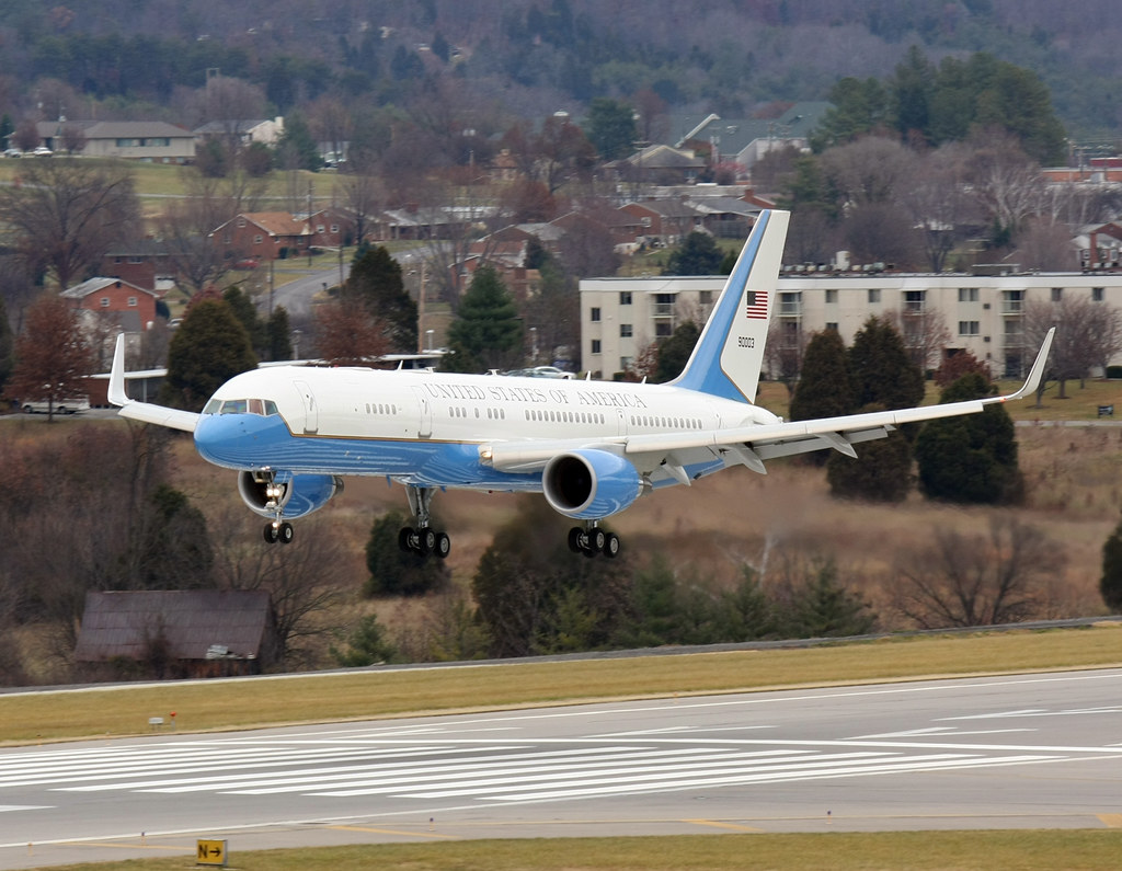USAF C32 (B757-200) | An Air Force C32, the military version… | Flickr