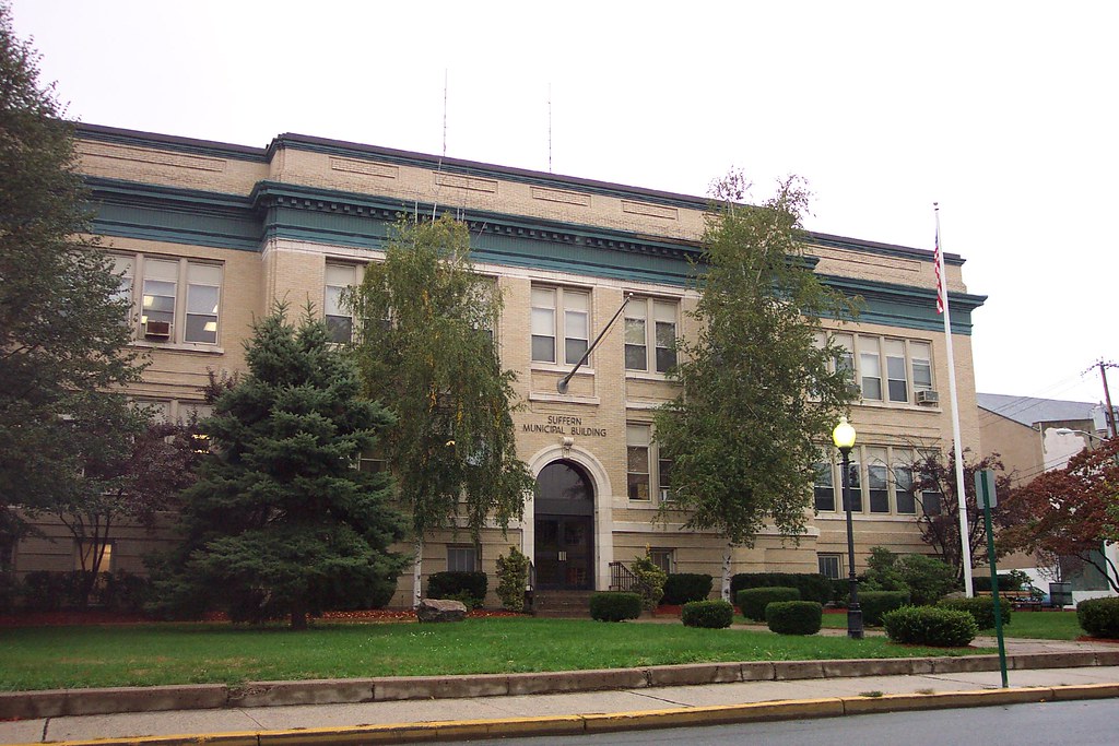 Suffern School. This was the second High School for Suffer… Flickr