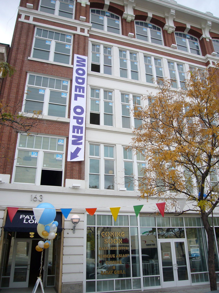 Patrick Dry Goods Lofts "Be cooler than your friends" Star… Flickr