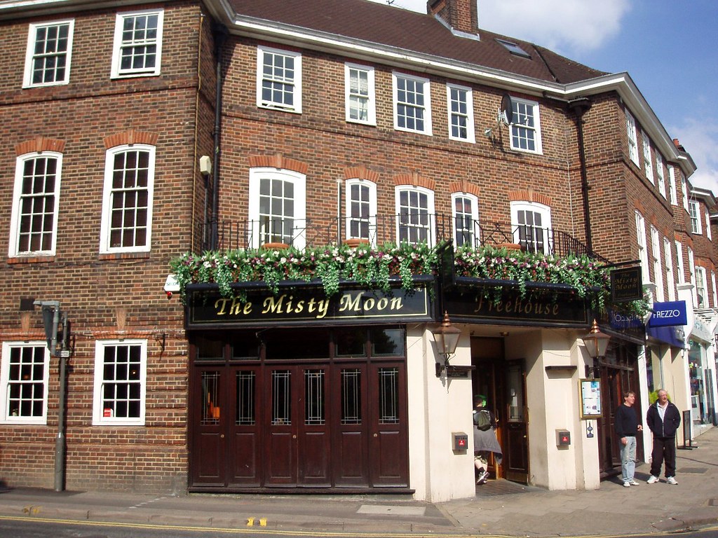 Misty Moon, Northwood, HA6 Not exactly brilliant pub in No… Flickr