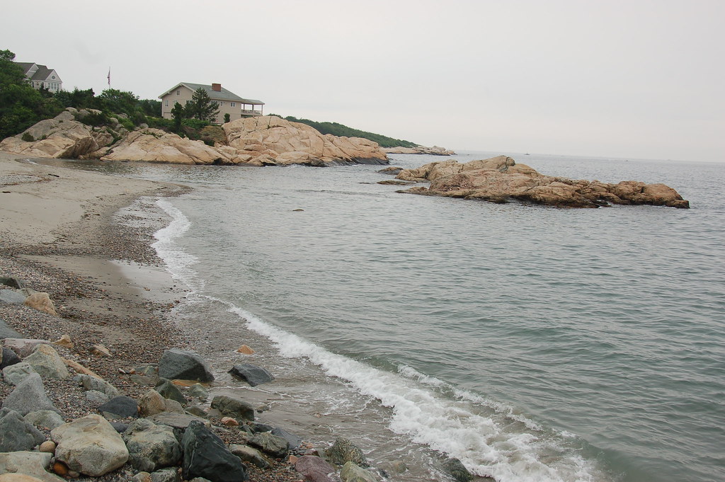 Rocks, houses & the ocean north of Minot Beach in Scituate… Flickr