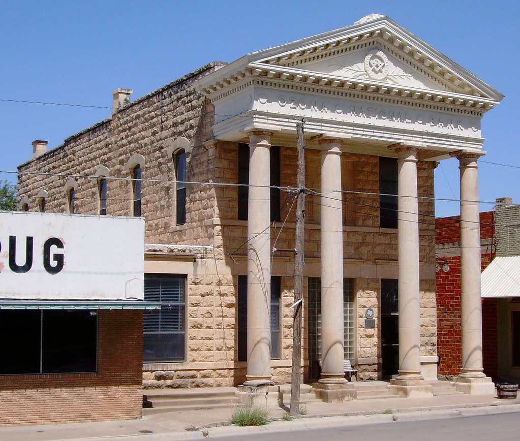 Ozona National Bank (Ozona, Texas) Located across from the… Flickr