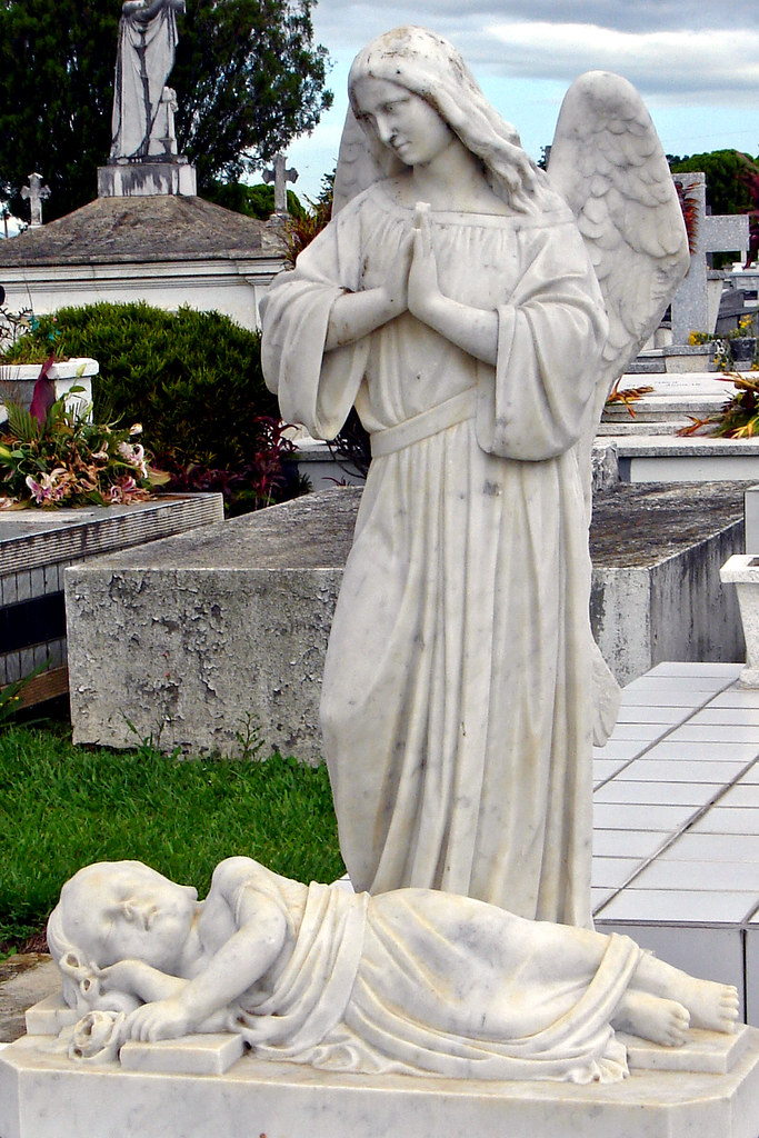guardian angel Cemetery in Heredia, Costa Rica. The inscri… Flickr