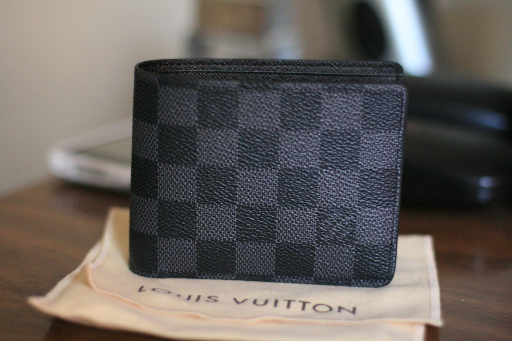 Lv Multiple Wallet Uk Daily