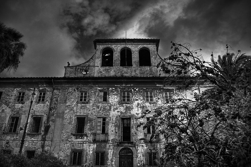 Maniac mansion The main building of an abandoned psychiatr… Flickr