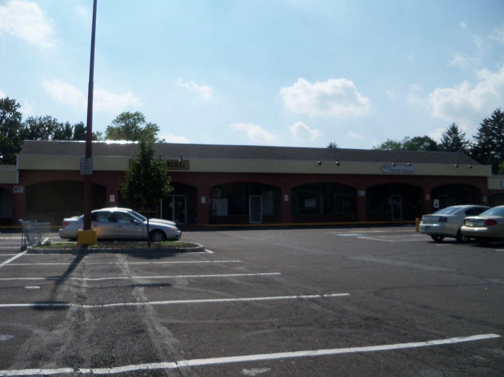 Shop N Bag Langhorne, PA PineWatson S.C., 143 N. Pine S… Flickr