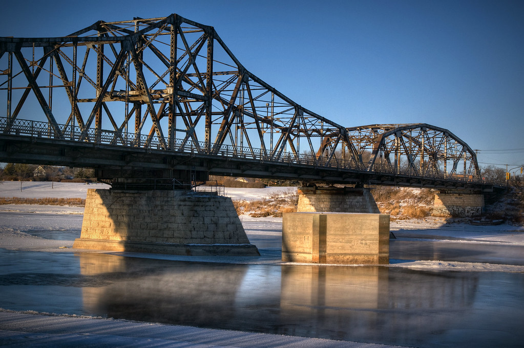 Louise Bridge Higgins Avenue, Winnipeg, Manitoba (1881). Bryan