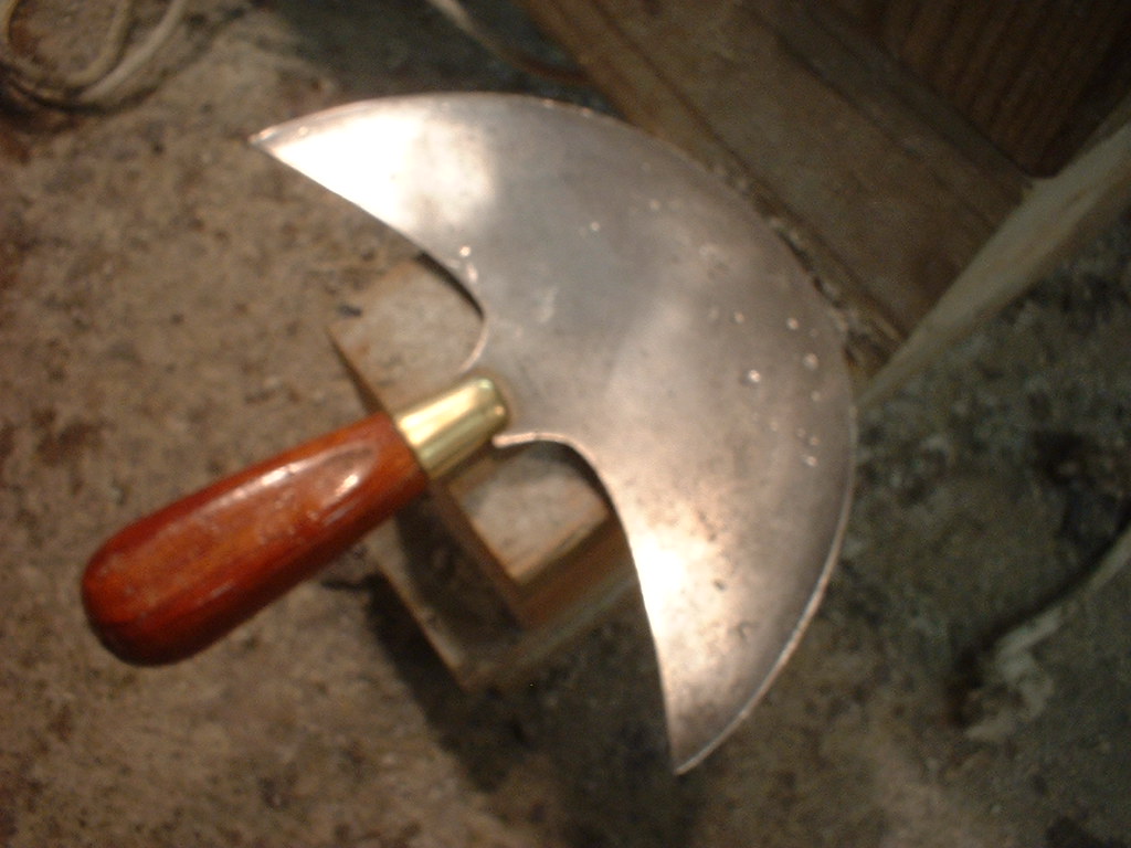 The Moon Knife This is a moon knife. (the latin name, lune… Flickr